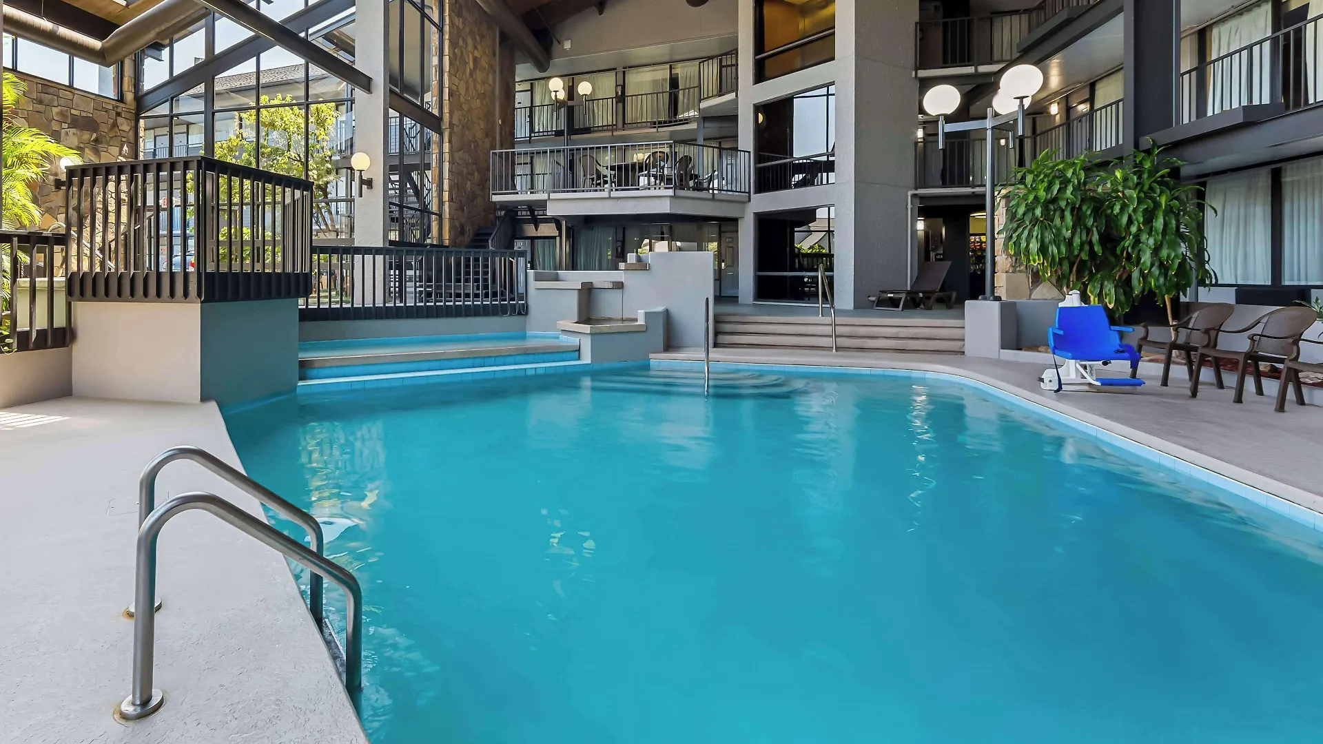 Staying Near Southern Gospel Music Hall of Fame: 11 Central Hotels Compared