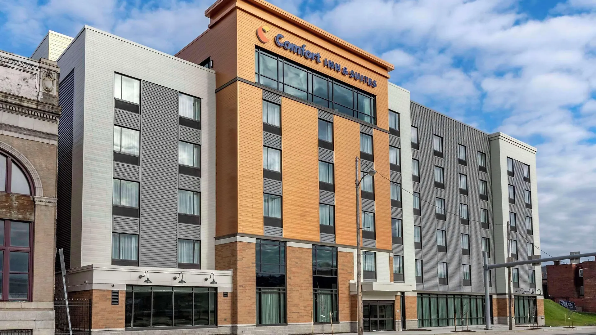 7 Central Pittsburgh Hotels Near Duquesne University