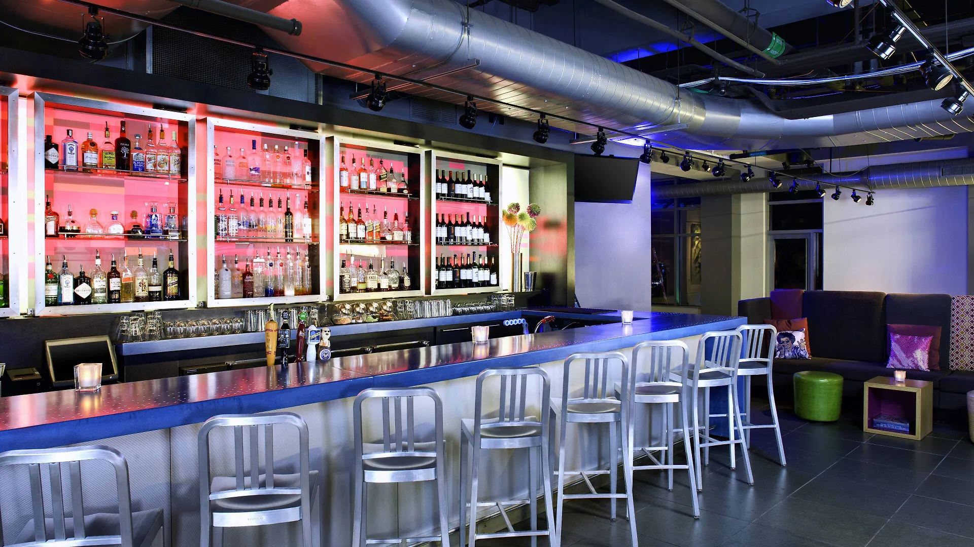Where to Stay Near The Flats: 5 Airport Hotels in Cleveland