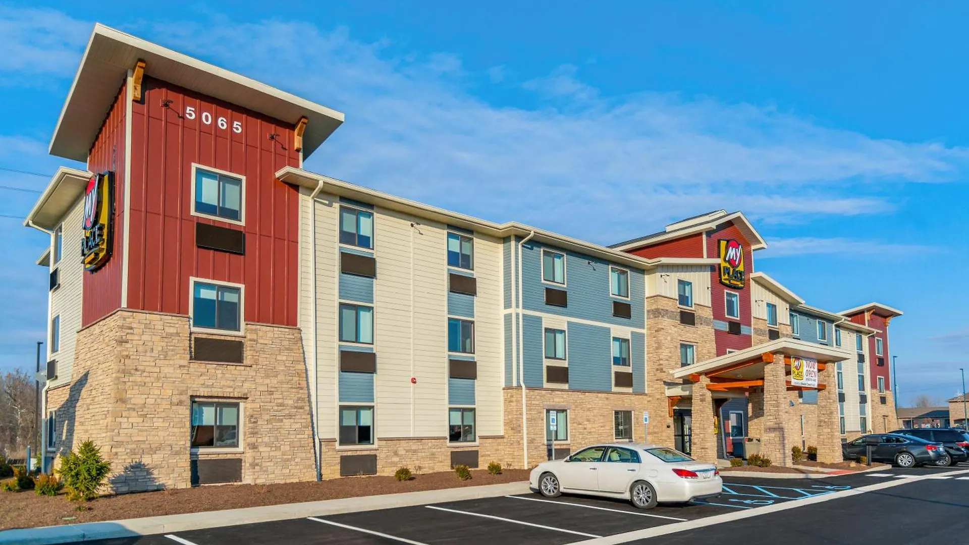 8 Smart Business Hotels Near Mooresville Park Worth Booking