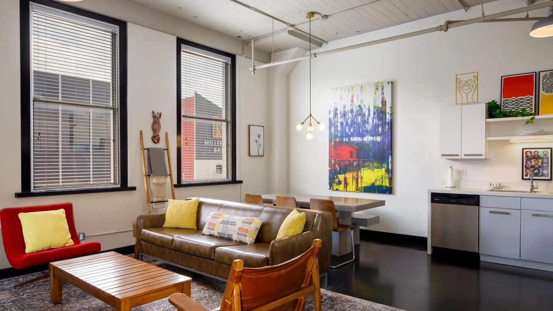 4 Family Hotels Close to Bluff View Art District, Chattanooga