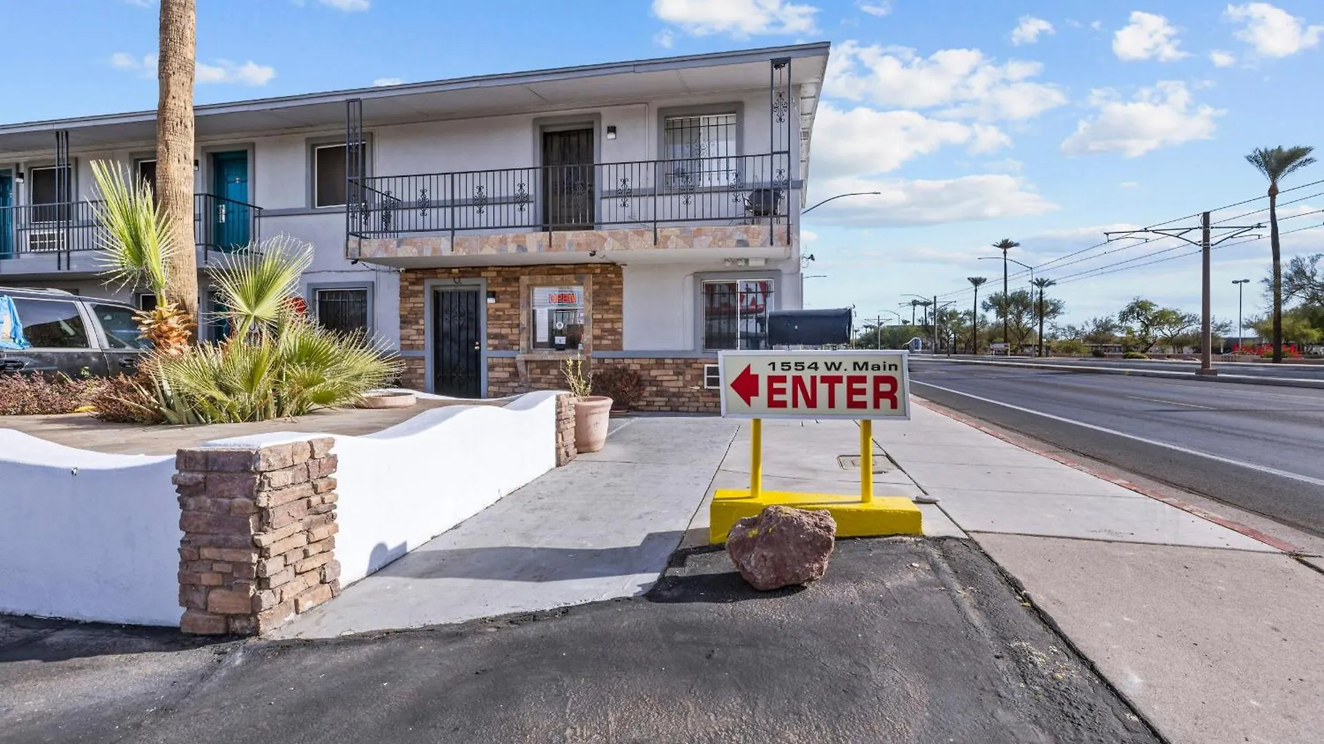 Staying Near Tempe Marketplace: 4 Three-Star Hotels Compared