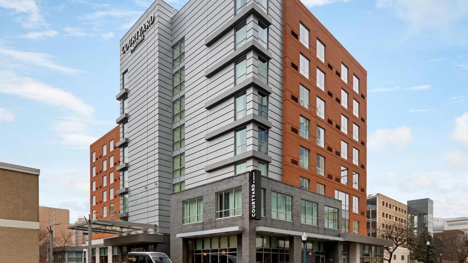 4 Top-Rated 3-Star Hotels Near West Side Market Cleveland