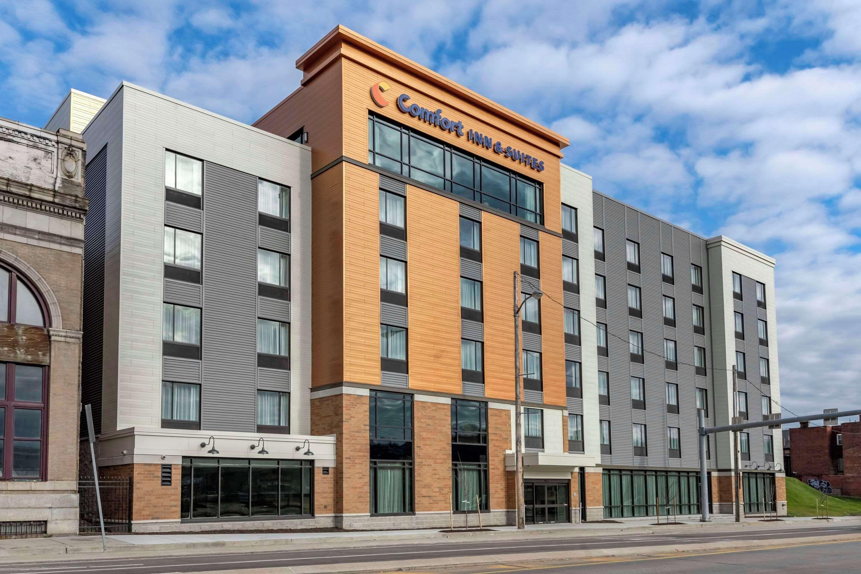 7 Central Pittsburgh Hotels Near Duquesne University