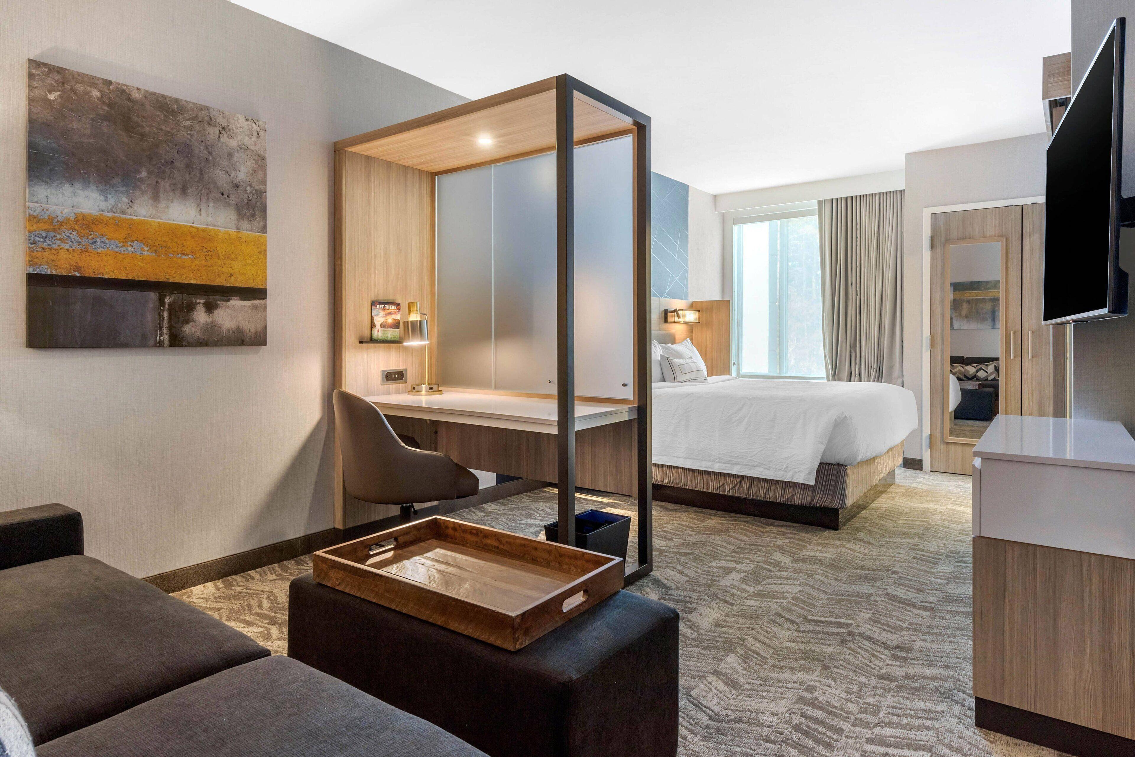 Where to Stay Near Carowinds: 5 Business Hotels in Charlotte