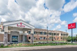 7 Business Hotels Near Pavek Museum That Deliver