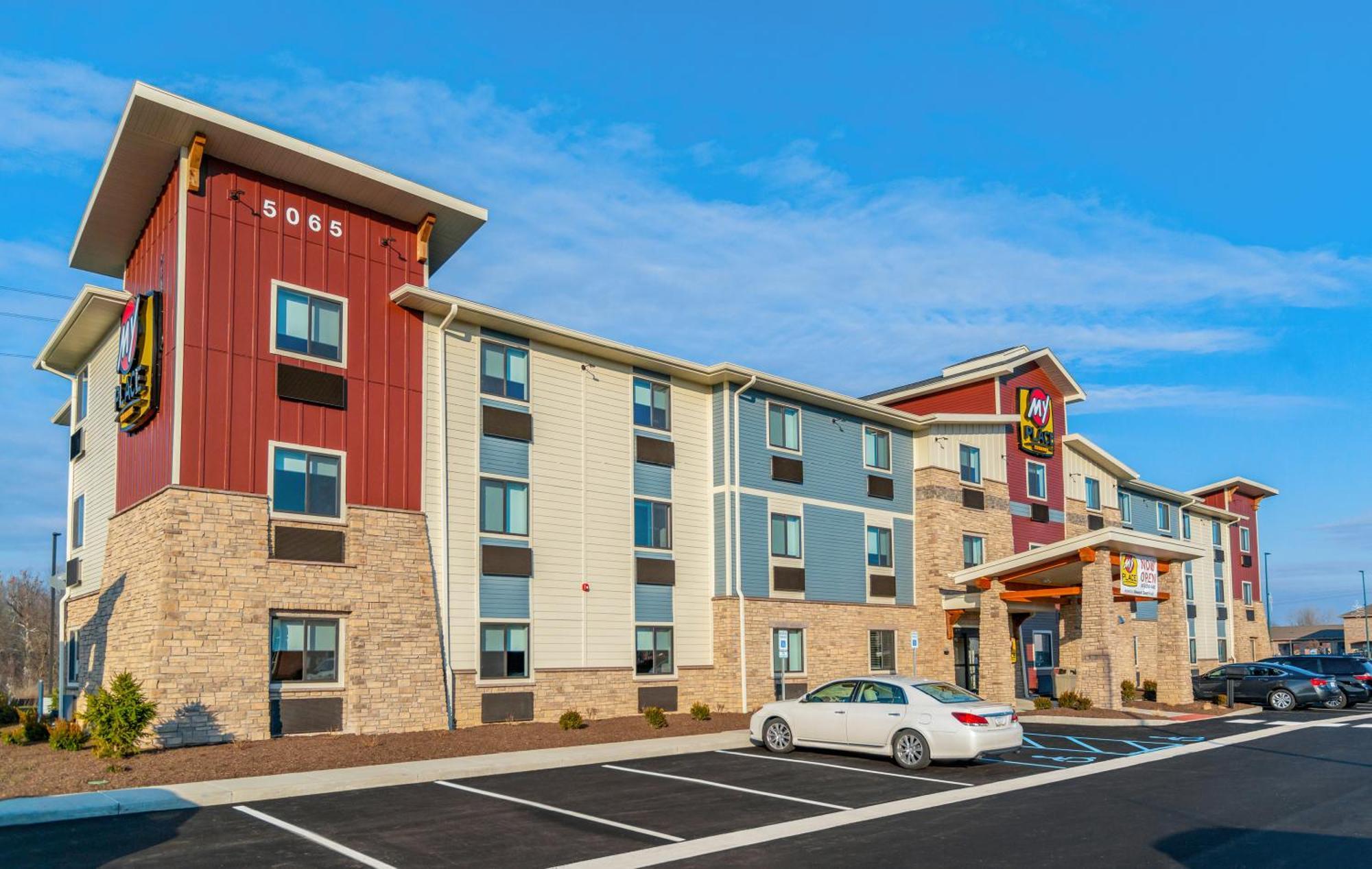 8 Smart Business Hotels Near Mooresville Park Worth Booking