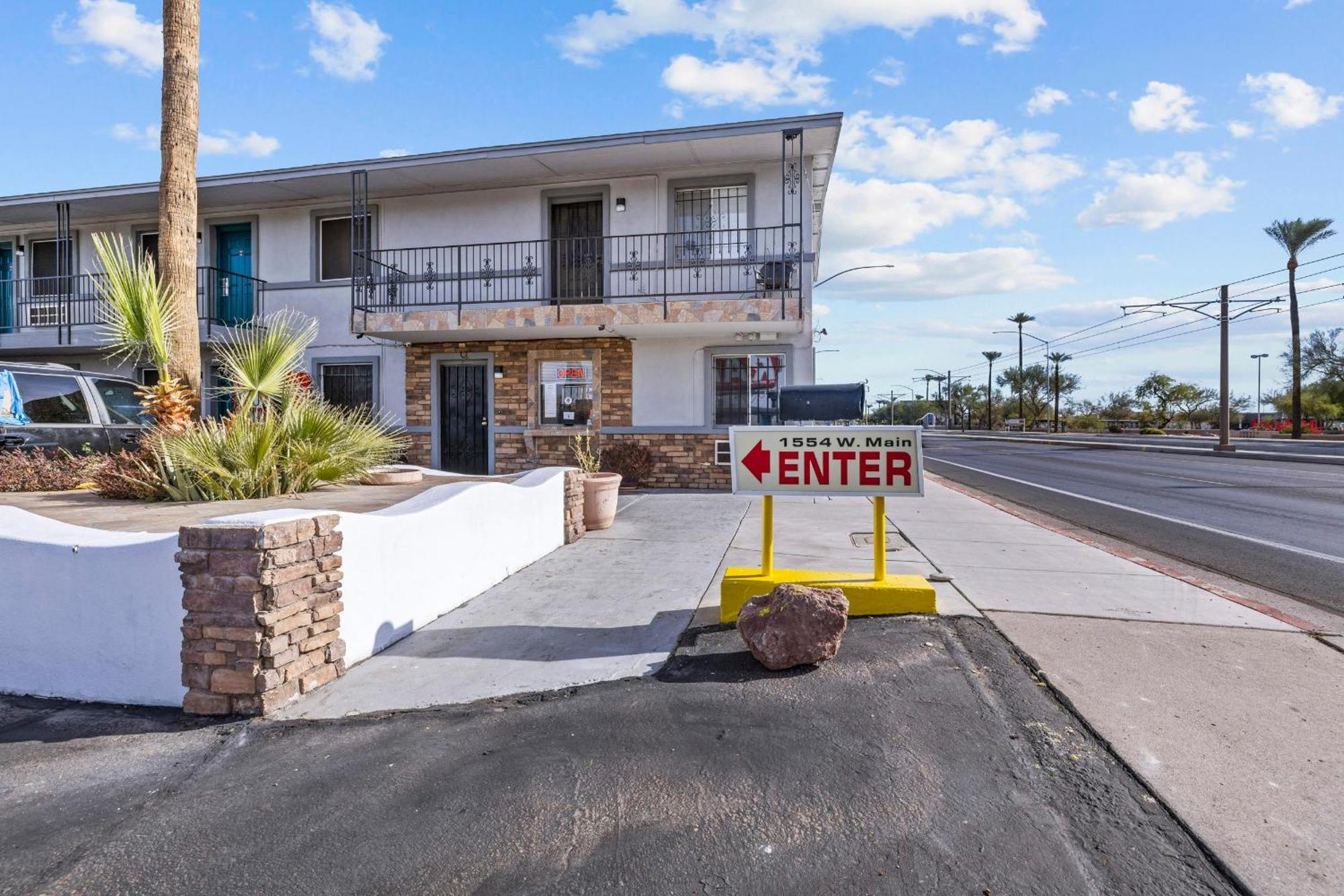 Staying Near Tempe Marketplace: 4 Three-Star Hotels Compared